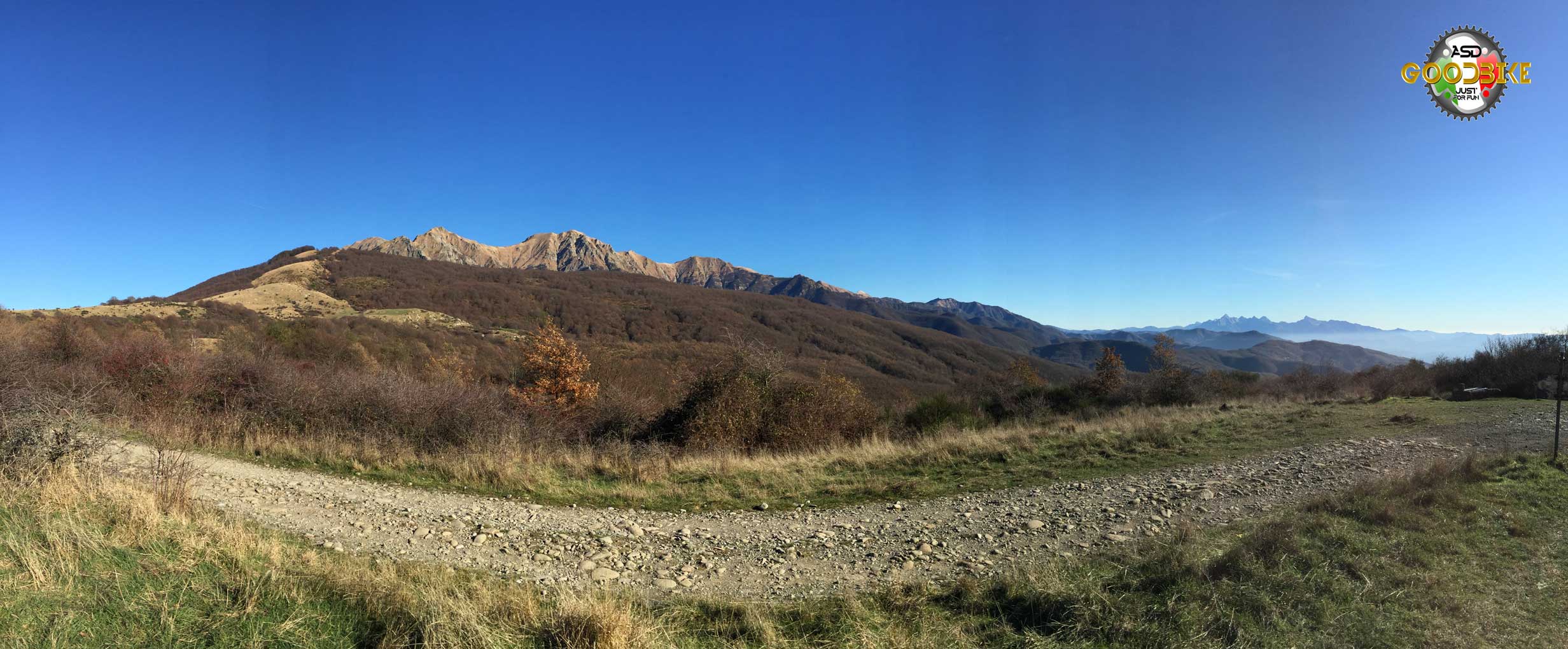 Prati di Logarghena da Rocca Sigillina